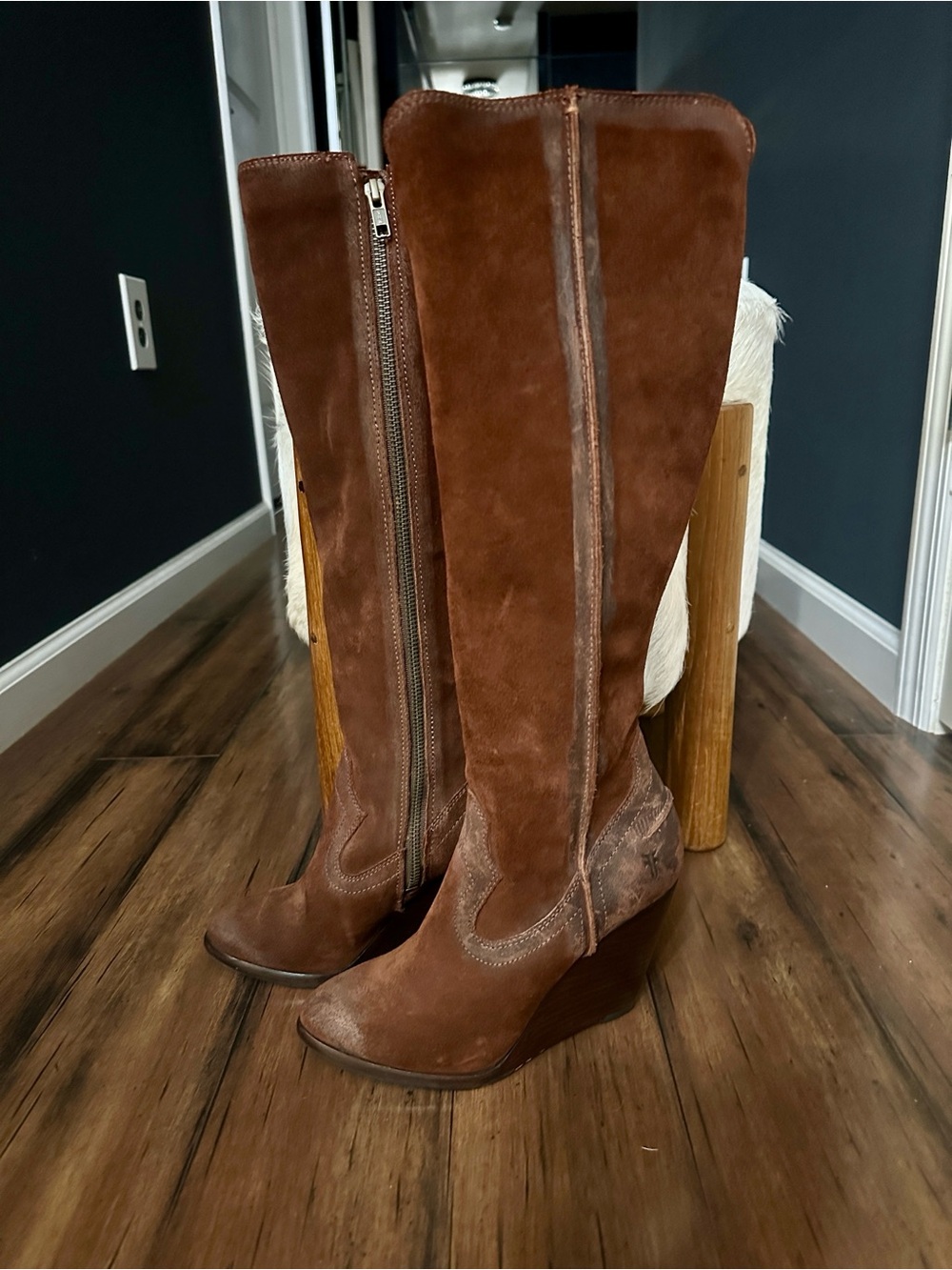 New without the box Frye boots